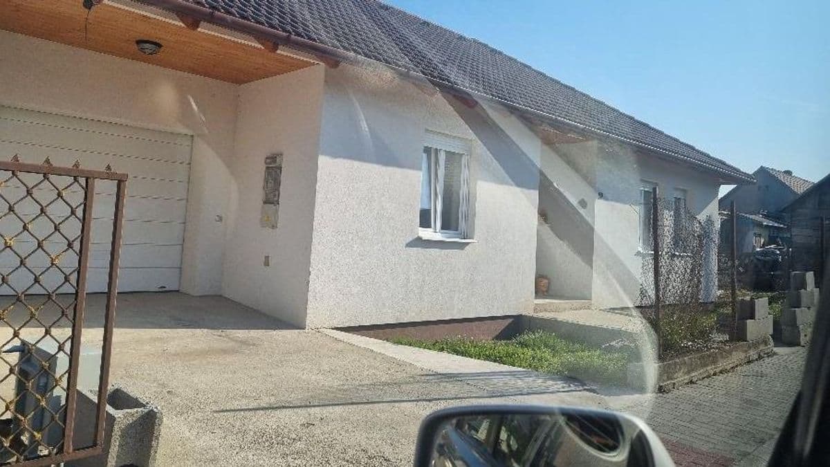 Tartozás miatt árvereznek ingatlanokat Fejérben – van, ami szinte ingyen van!