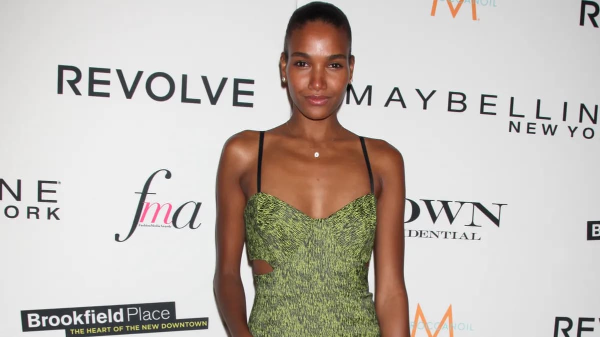 A dominikai szexistennő bikinis képei a képernyő elé szegeznek - brutál képgaléria