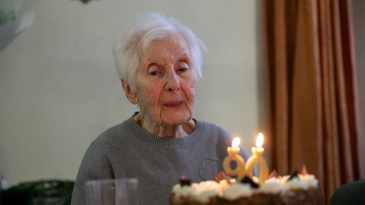 A 90 éves Margitka néni nagyon boldog, új évi dédunokájával bővült a család – fotók, videó