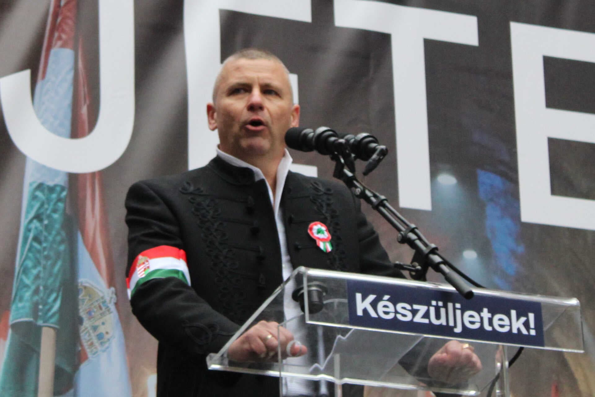 Megszüntették Ruszin-Szendi Romulusz fegyvertartásos ügyét, Pócs János ellen pedig pert nyert