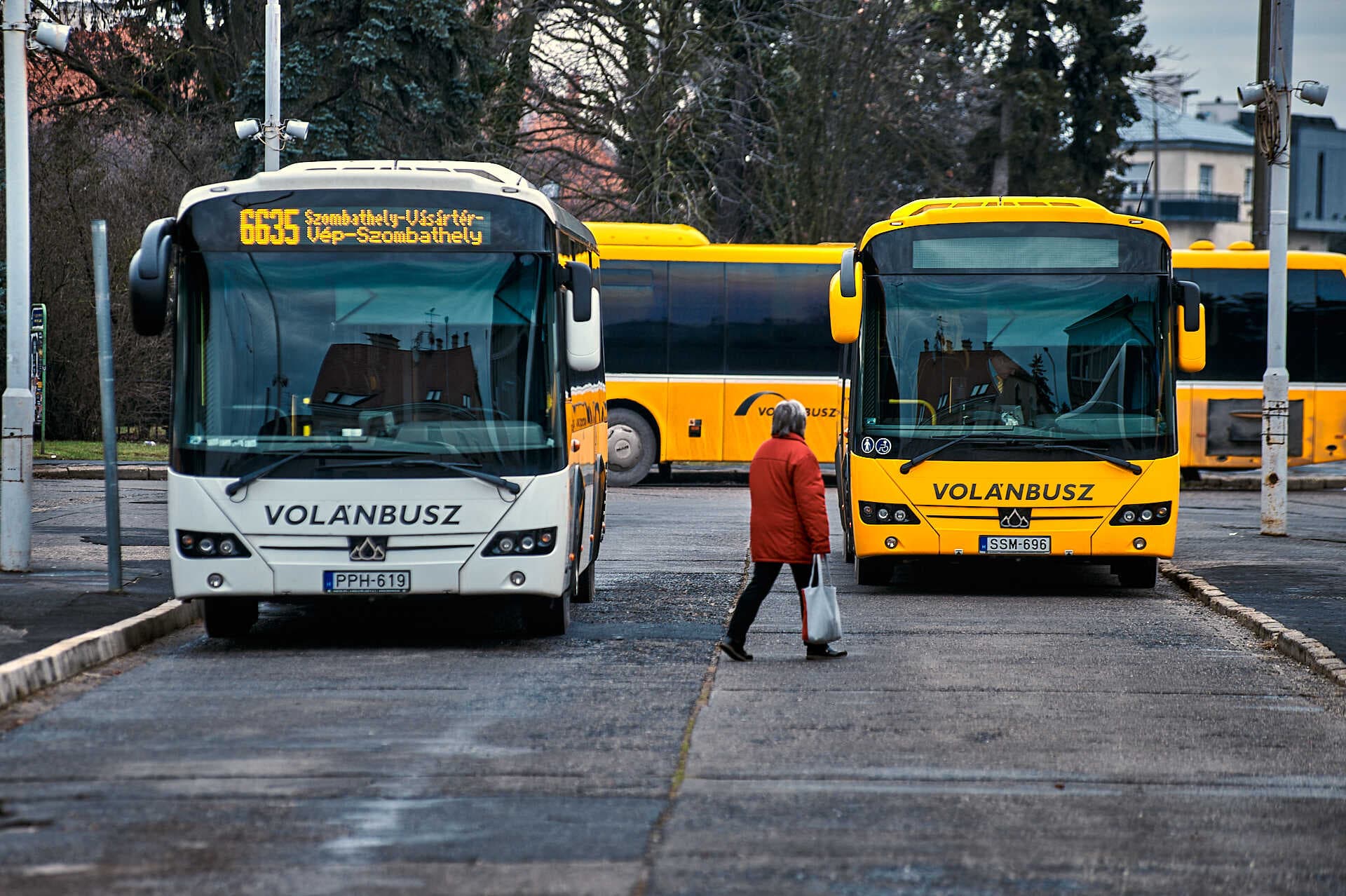 Bírják a havazásos, ónosesős terhelést a távolsági buszok, de maradnak ki járatok