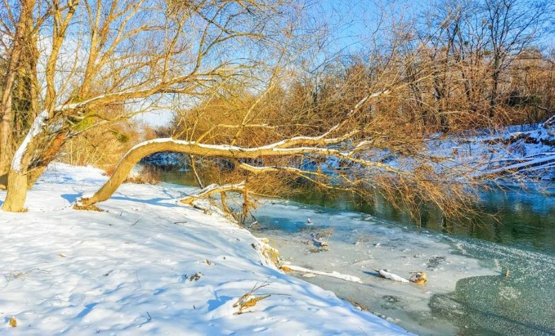 Elkezdett befagyni a Rába Körmendnél