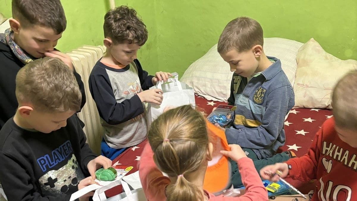 Egy 14 gyermekes családhoz óriási meglepetéssel toppantak be