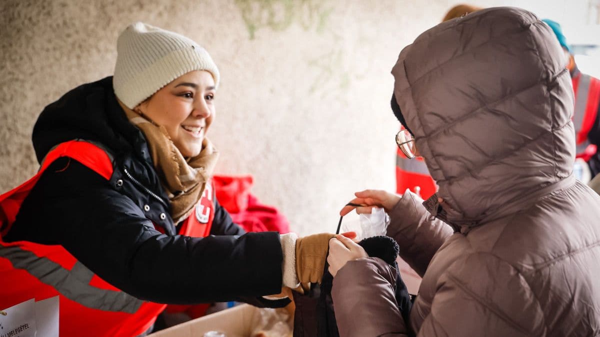 Száz adag meleg étel jutott rászorulóknak Egerben