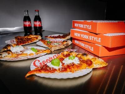 A pizzaszelet, ami feldobja a napodat és kíméli a pénztárcádat – Megnyílt a Pizza George