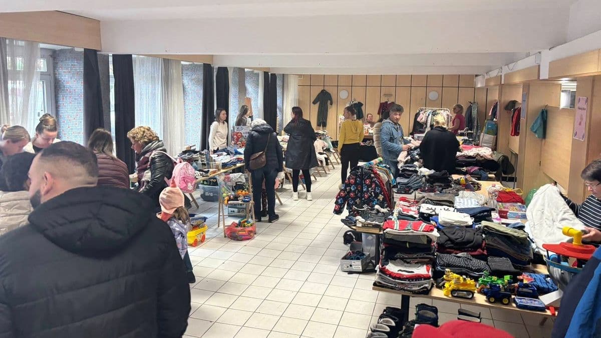 Tavaszi ruhák és játékok várják a családokat Dunaújvárosban