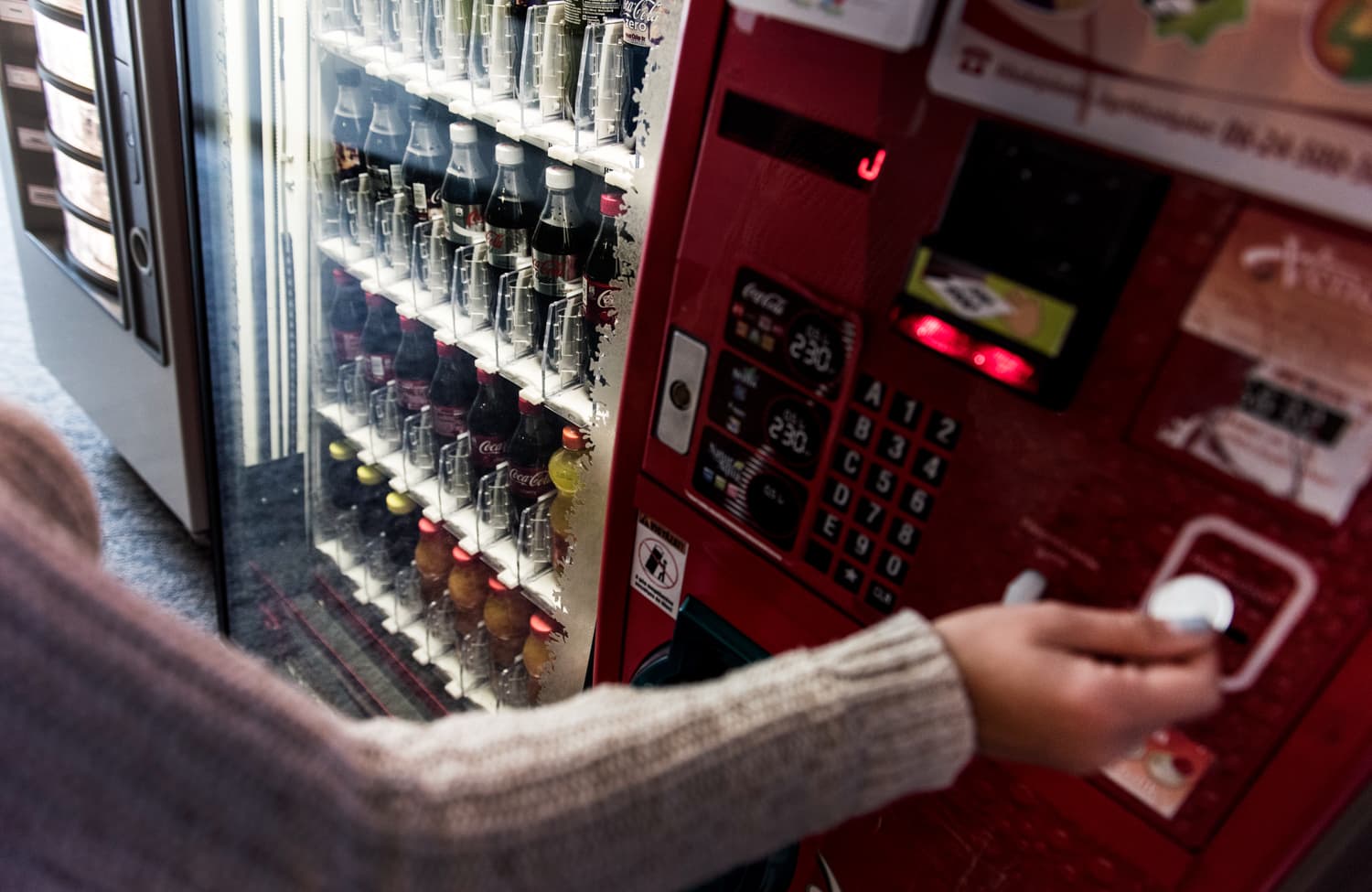 A Fidesz-kormány az italautomatás szektort is felforgatta: milliárdos károk, eltűnő cégek a plusz terhek és a rosszul működő monopolizált rendszer miatt