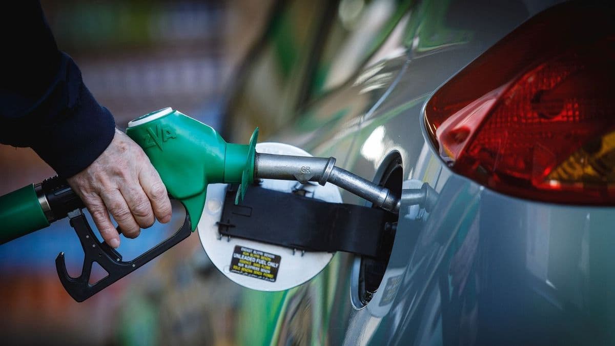 Teljes káosz: a miniszterelnök a köztévében jelentette be, leállhat az olajellátás a nyugat-európai országban – minden negyedik benzinkút kifogyhat az üzemanyagból