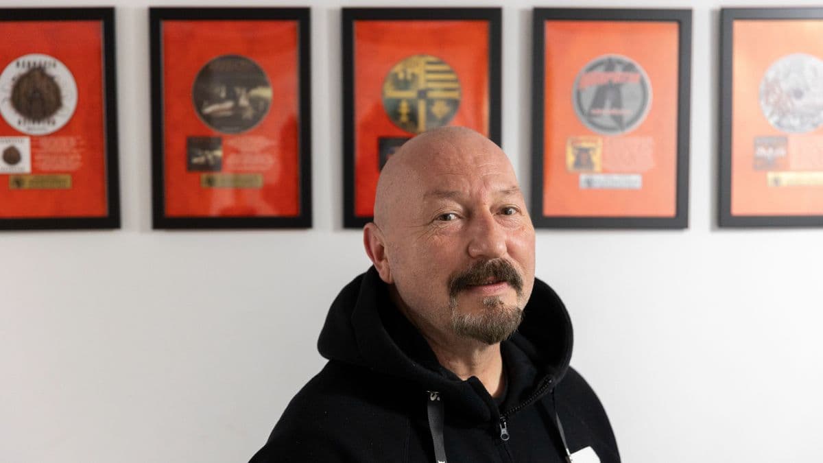 „A mi számaink nem arra buzdítanak, hogy idegen érdekekért, idegen háborúkban folyjon magyar vér” – Petrás János a Mandinernek