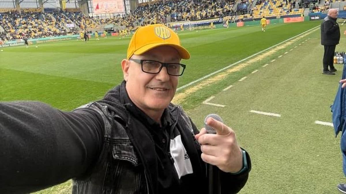 Abaházi Csaba énekelte a Nélküledet a DAC–Slovan rangadó előtt