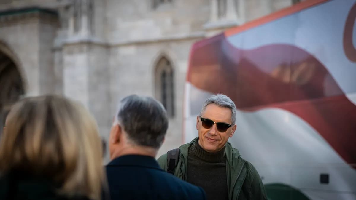 Lázár János: Ki kell maradnunk a háborúból!