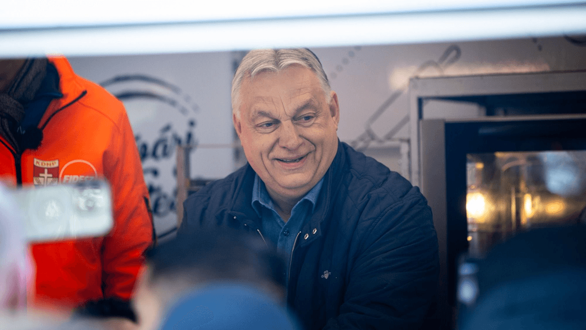 Ezt látnod kell: így fogadta Nagy Feró Orbán Viktort Vácon