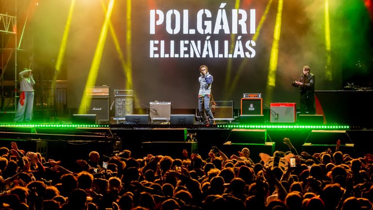 „Húszévesek tömegét gyakorlatilag népirtással skandáltatják” – Nemes Dániel szégyenletesnek nevezte G Ras fellépését