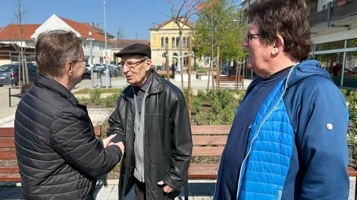 Pajtók Gábor is csatlakozott az egymillió kézfogás napjához