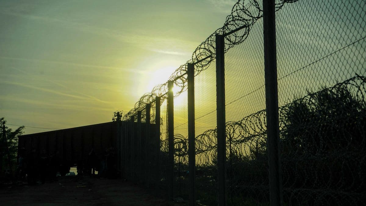 Éjszakai hajsza: a kerítésen még átjutottak, a polgárőrökön már nem