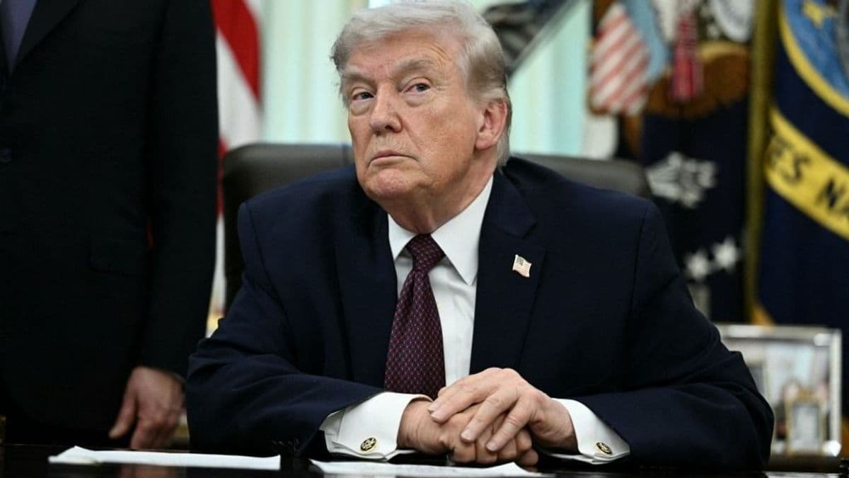 Donald Trump: A Hormuzi-szoroson vagy minden hajó áthalad, vagy egyetlenegy sem