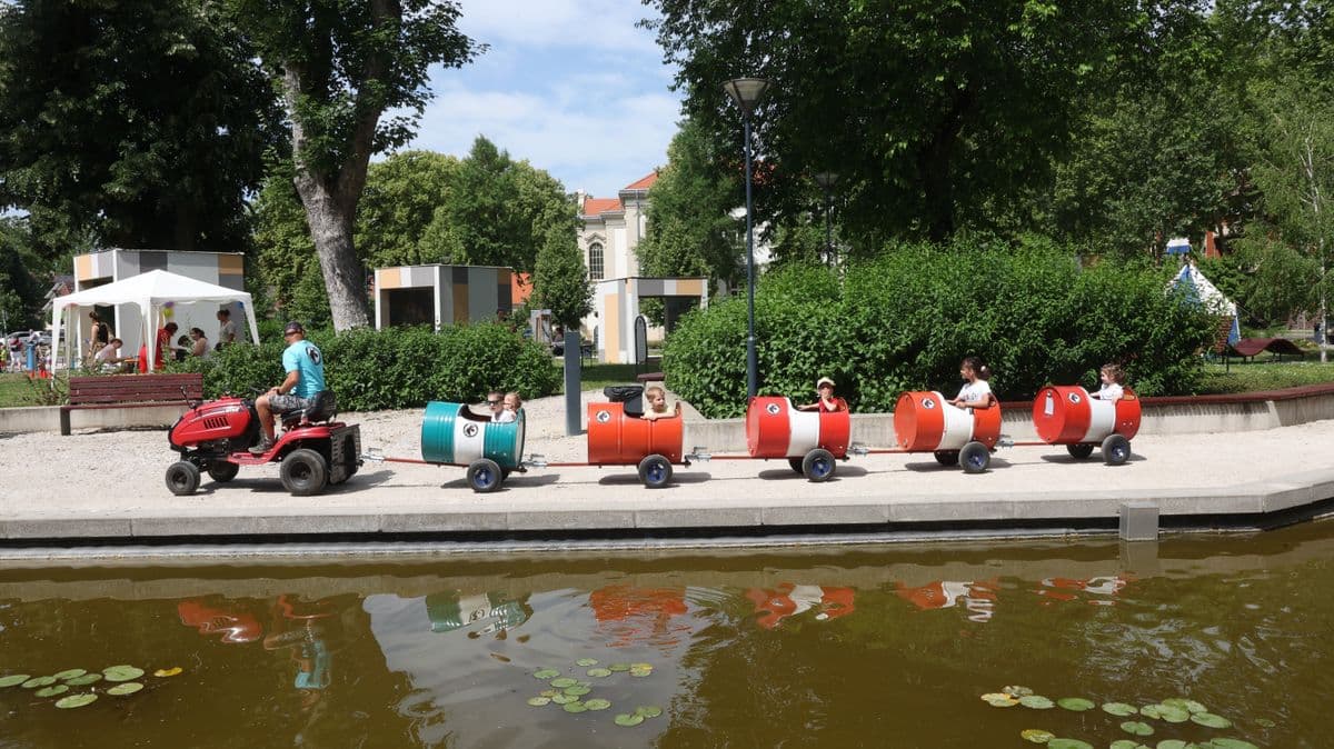 Apródképző és kincskeresés – ilyen volt a gyereknap a Vaszary parkban