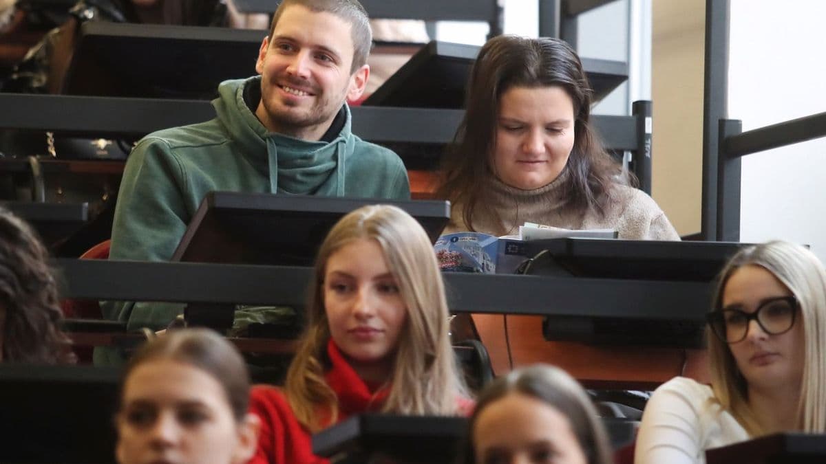 Vasárnap éjfélkor zárul a jelentkezés a Középiskolás Programba