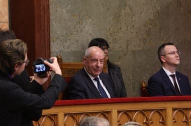Fidesz-reakció Sulyok maradására: „Magyar Péter tovább masírozik a diktatúra és a törvénytelen ultimátumok útján”