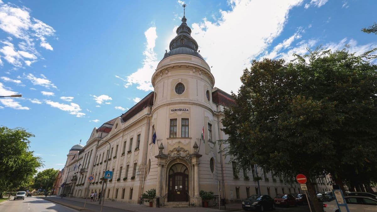 Csökkenteni akarják Szentesen a bizottságok létszámát – kiderült, mi áll a döntés mögött