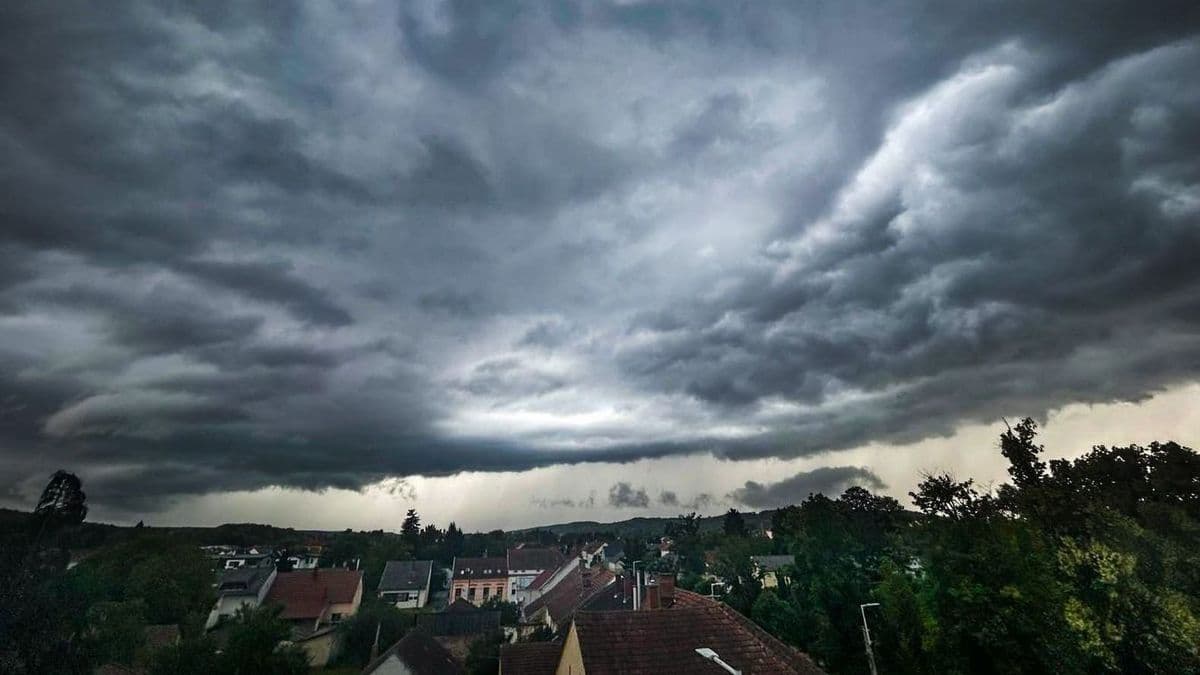 Emeltek a téten, már két időjárási jelenség miatt is riasztást adtak ki Vasra