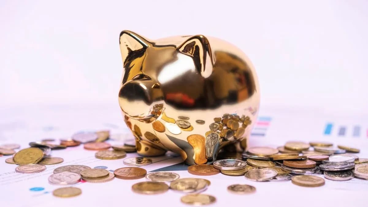 Itt vannak a legfrissebb adatok, már 760 ezer forint felett az átlagfizetés