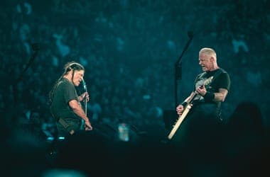 A Metallica 6 millió forinttal támogatott egy magyar nőjogi szervezetet