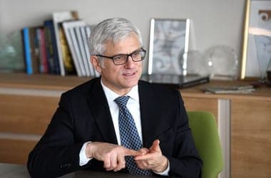 Erste-vezér: „Köpni-nyelni se tudtunk”, amikor Orbán a halál vámszedőjének nevezte a bankot
