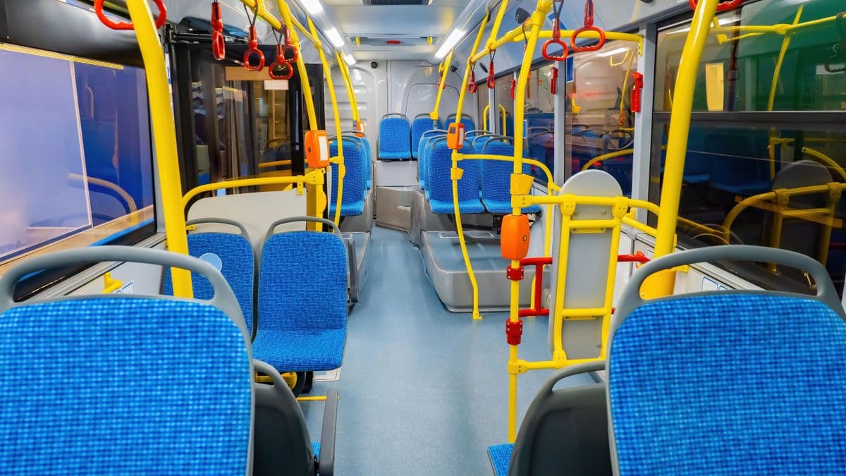 Buszon szemelte ki a kiskorút, majd az utcán összeverte