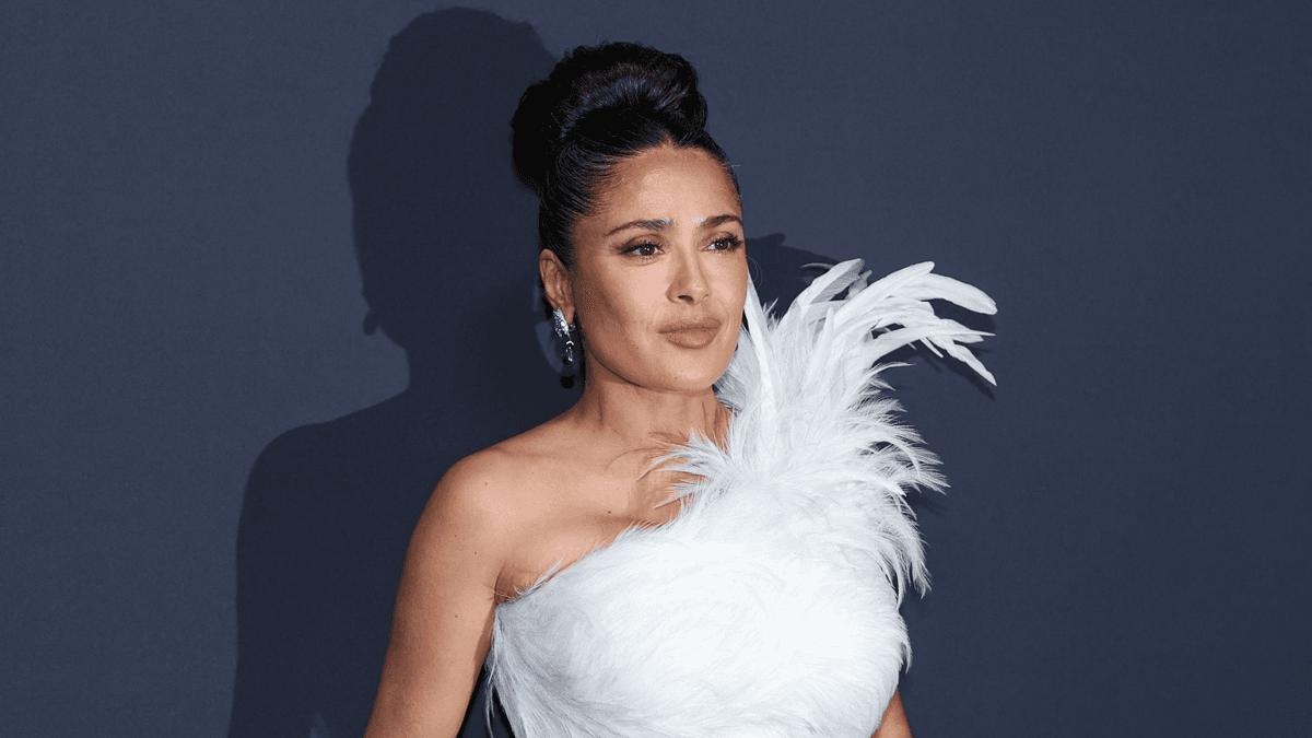 Salma Hayek merész fotókkal ünnepelte a születésnapját