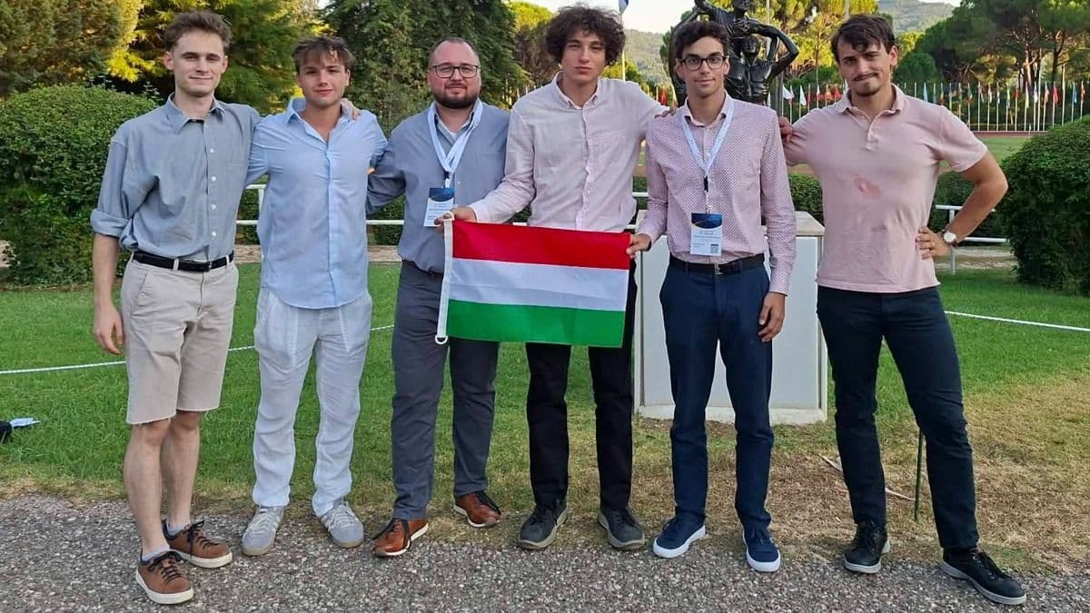 A gyulai Nacsa Dománnal a soraiban nyert aranyérmet a Közgazdasági Diákolimpián a magyar csapat