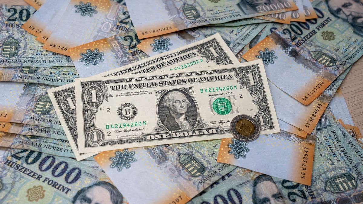 Megrázta a dollárt a friss amerikai adat, a forint is gyorsan irányt váltott