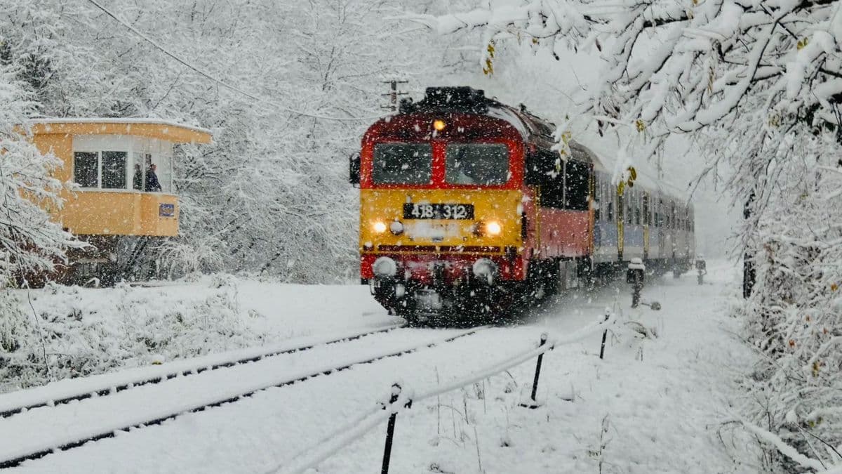 Jégpáncél a vezetékeken, különvonatokkal védekezik a MÁV Somogyban
