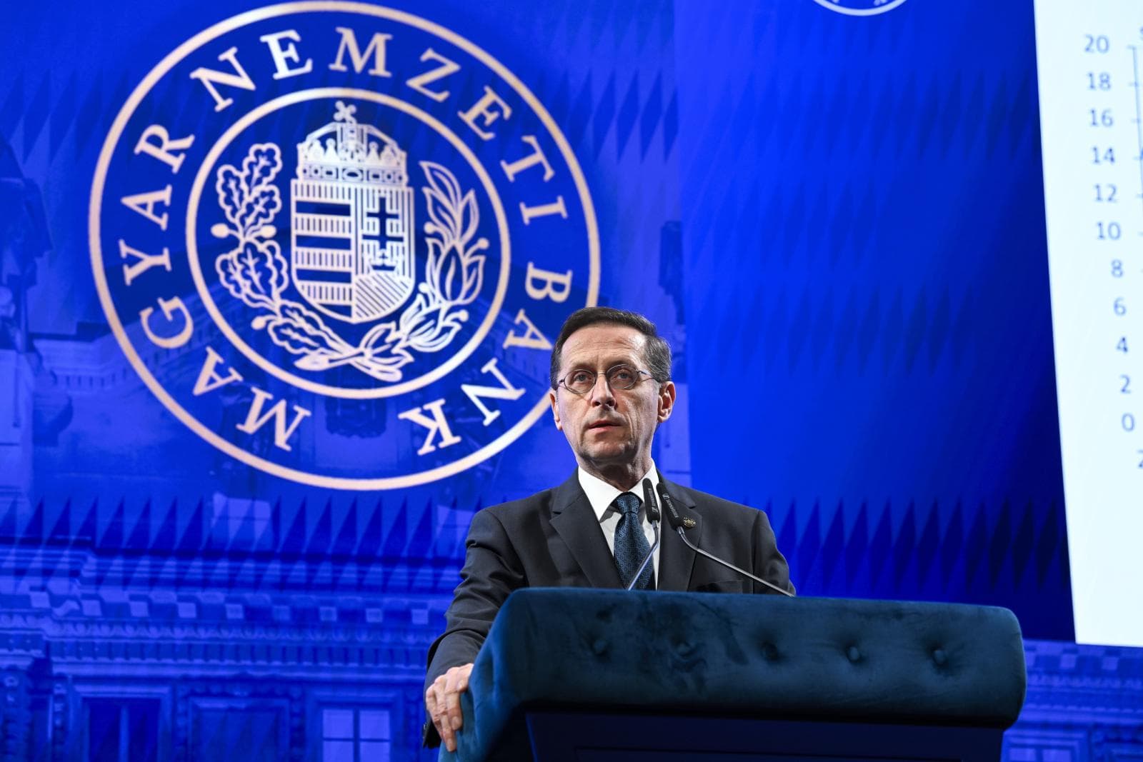 Varga Mihály: A következő hónapokban marad a három százalék alatti infláció