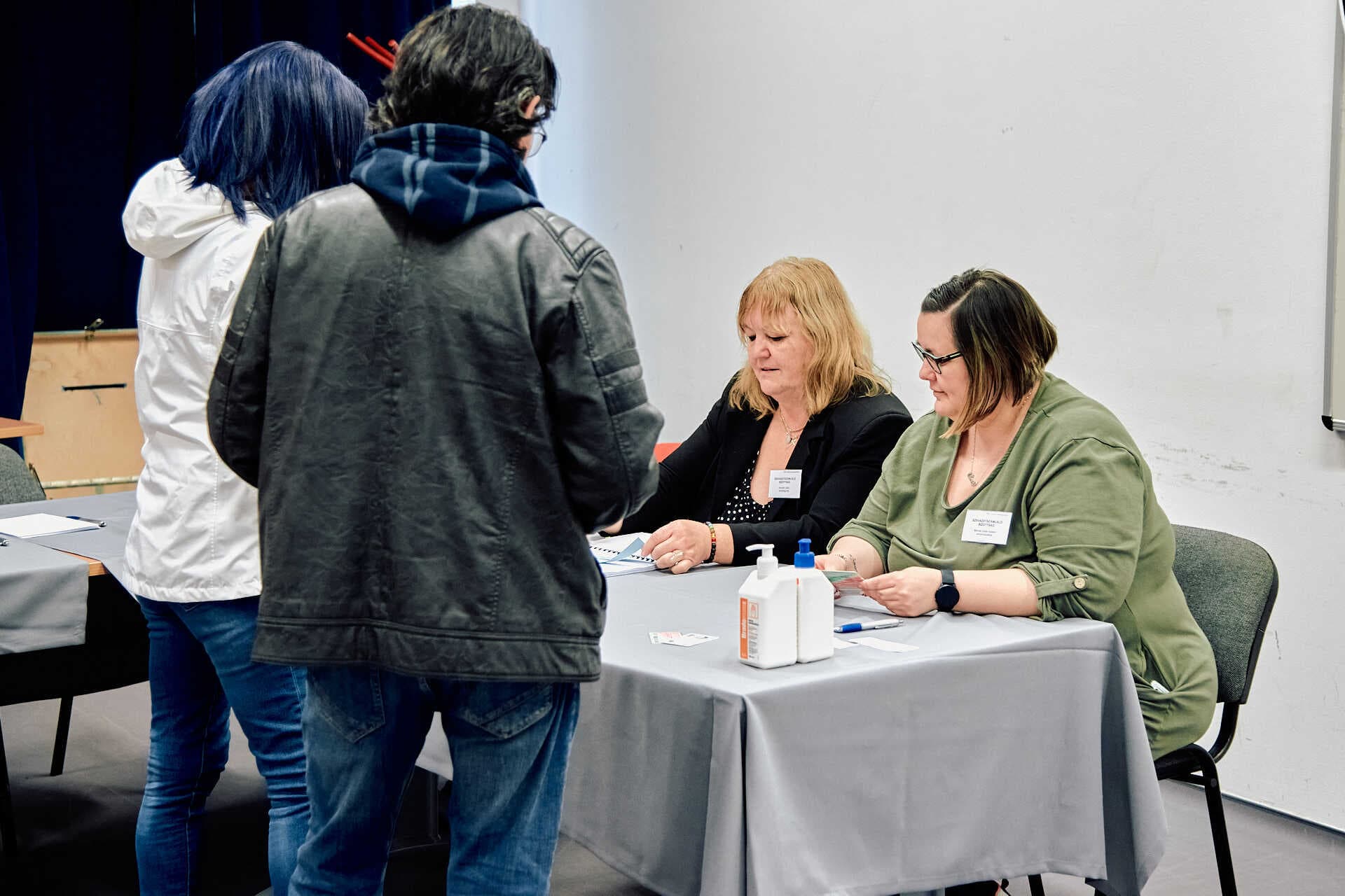 Választási egyszeregy: Mit vigyünk magunkkal, hány szavazólapot kapunk, hogyan szavazhatunk?