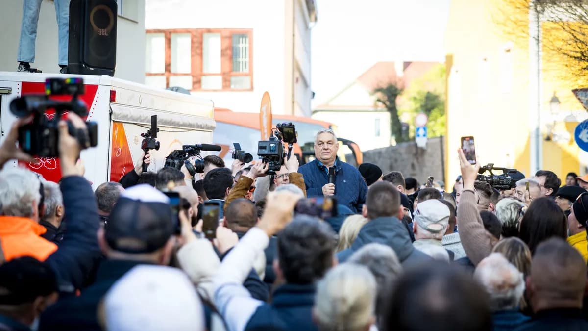 Rengetegen várták Orbán Viktort Vácon - ma van az Egymillió kézfogás napja