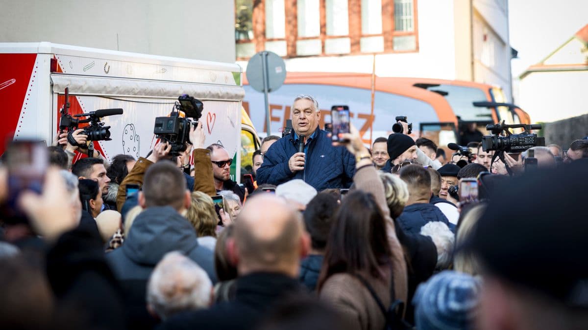 Egymillió kézfogás napja Orbán Viktorral