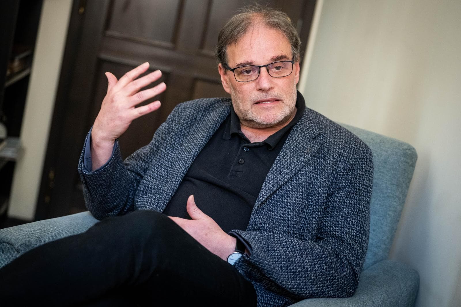 „Nem a kampánytól szorongunk, a szorongásunk áll össze radikális kampánnyá”