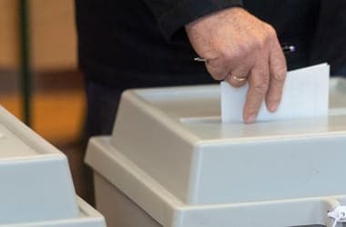 Szombat délelőtt 11-kor elkezdődött az országgyűlési választás