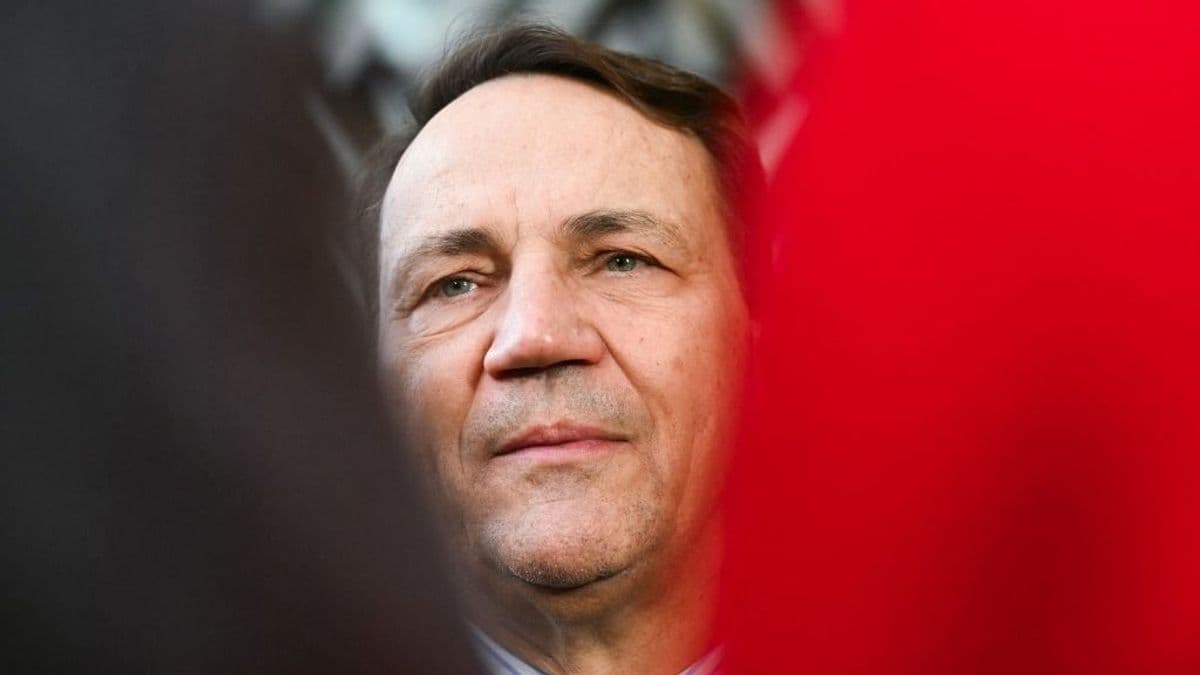 Olyat mondott a lengyel külügyminiszter az új magyar kormányról, hogy Oroszországban és Ukrajnában is csak pislognak