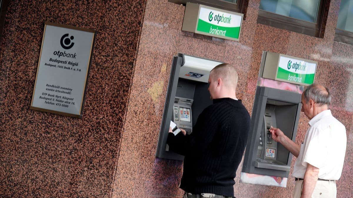 Számlanyitásért ennyi ajándékpénzt dobnak fel a bankok az új ügyfeleknek