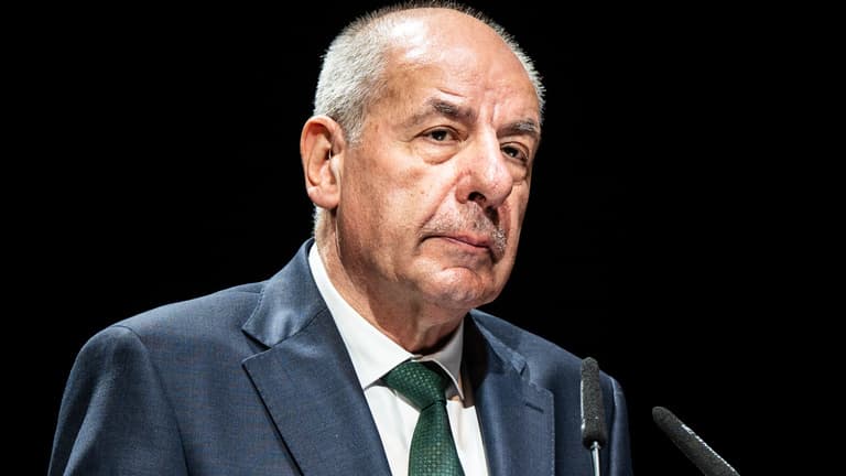 Sulyok Tamás bejelentette, nem mond le államfői tisztségéről