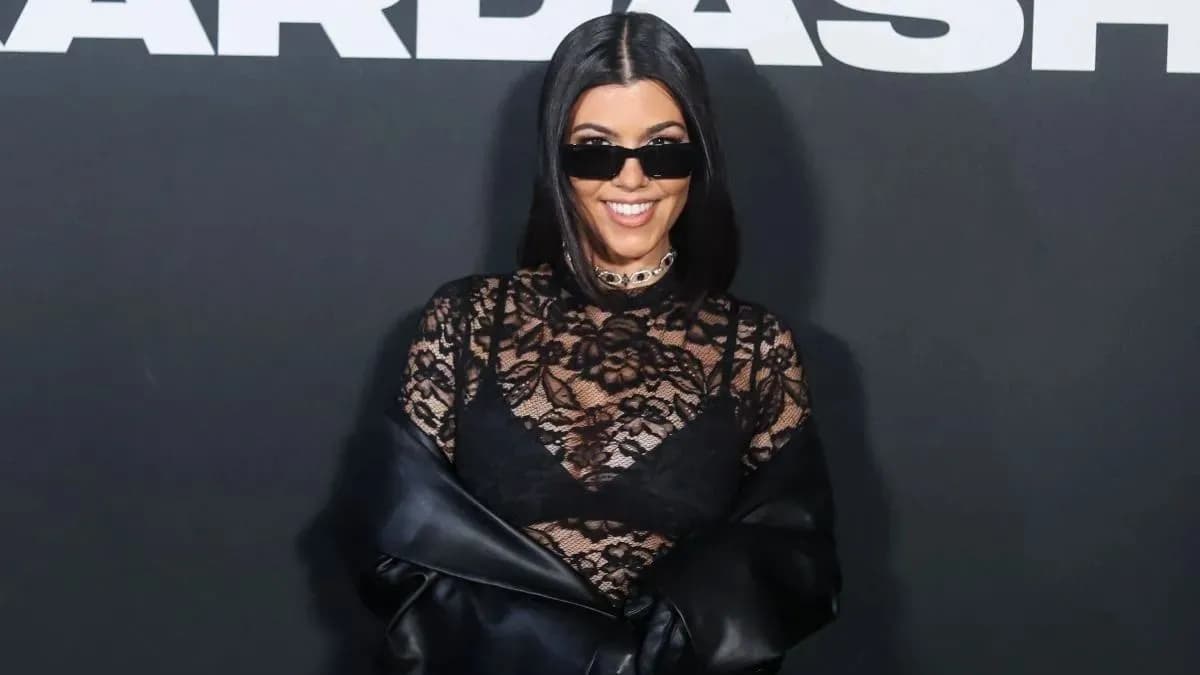 Kourtney Kardashian és Travis Barker együtt jelent meg a vörös szőnyegen