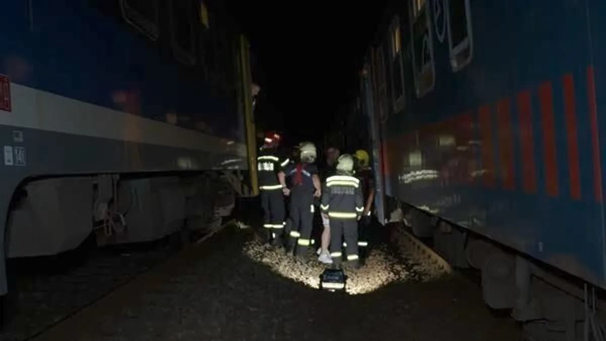 Vonatbaleset történt Nyíregyházán, fának ütközött a Nyírség Intercity - fotók!