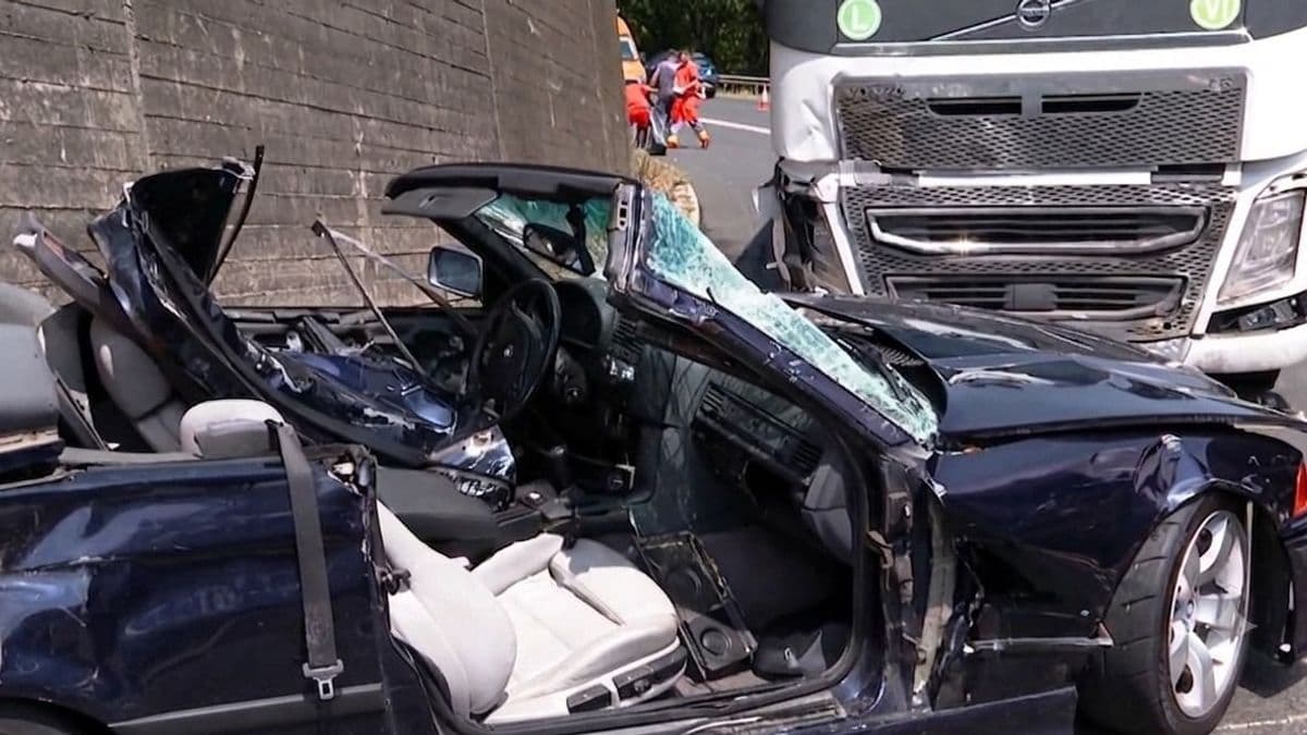 Újabb, megdöbbentő részletek derültek ki a 2-es főúti halálos balesetről – videó