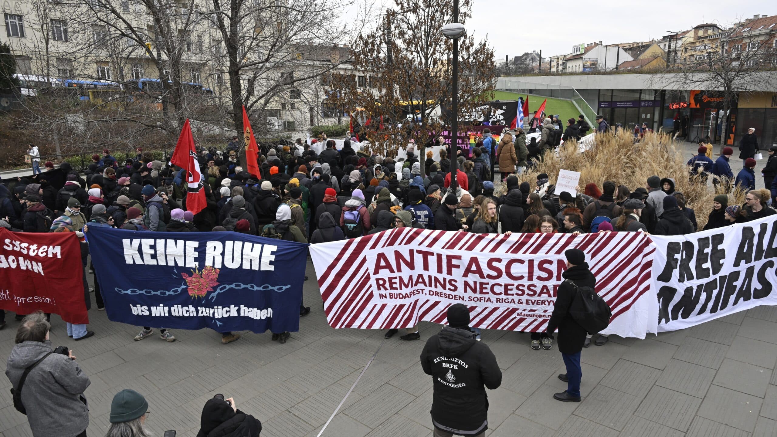 Olaszország Orbán példáját követi: Antifa terrorista besorolás