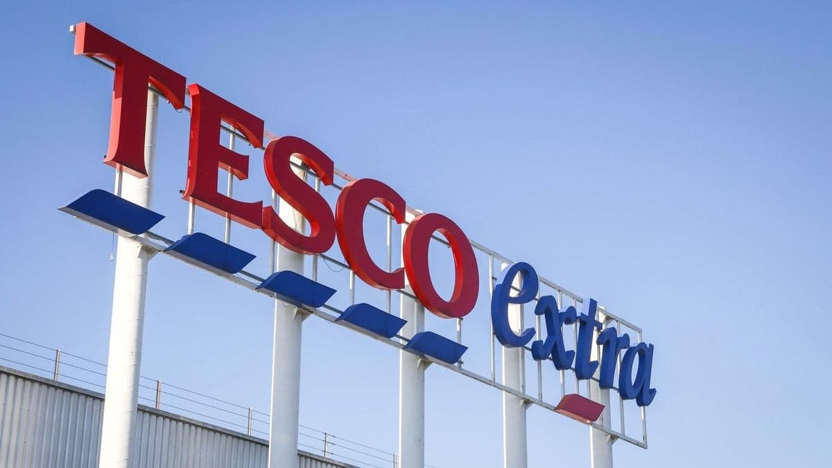 Tejles hátraarc, végleg megszűnhet Magyarországon a Tesco? Így adhatják el a hazai boltokat