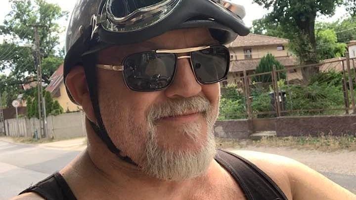 "Így jár, aki tornacipőben, meg papucsban tolja!" - Csúnya motorbalesetet szenvedett Ullmann Ottó