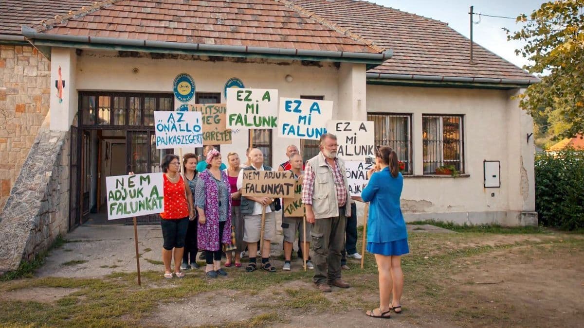 Kilépett: ezért szállt ki a népszerű színésznő A mi kis falunk sorozatból!